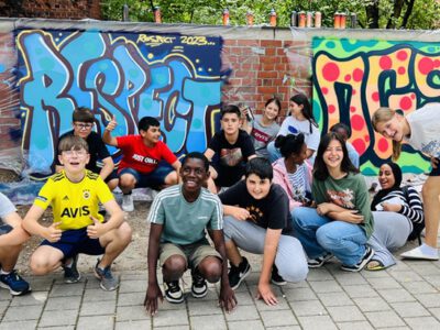 Die kreative Verwandlung: Ein Graffiti-Projekt erblüht in der OGS