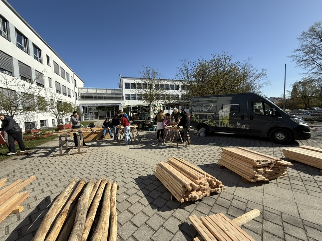Intensive Projekttage für einen Schulgartenzaun